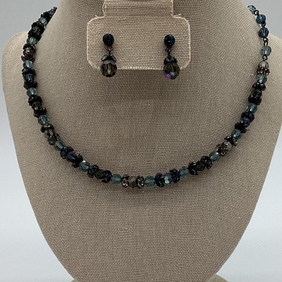 1855. Elegant Black & Aquamarine Choker Necklace & Earring Set EUC - Picture 1 of 3